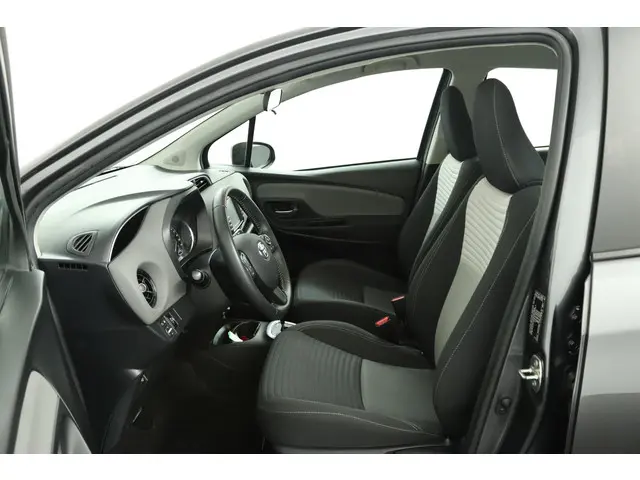 Toyota Yaris 1.5 Hybrid Active 2020 Hybride Benzine 17