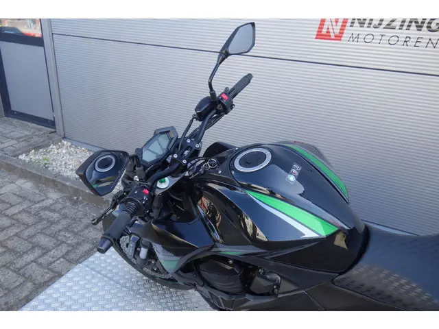 Kawasaki Z800 ABS 2016 Benzine 21