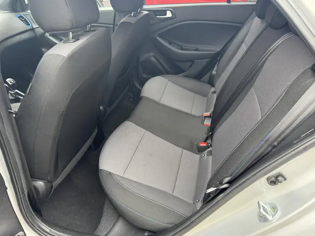 Hyundai i20 1.0 T-GDI Go! 2016 2017 Benzine 16