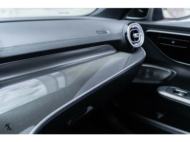 Mercedes-Benz C-Klasse 300 AMG Line 2021 Benzine 51