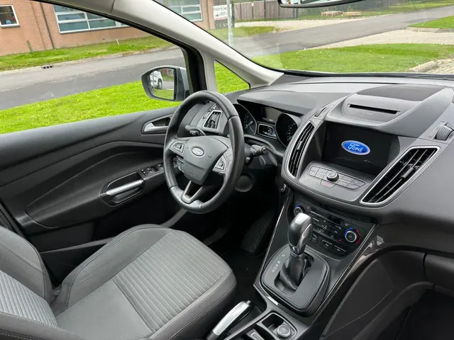 Ford C-MAX 1.5 Titanium 2018 Benzine 4
