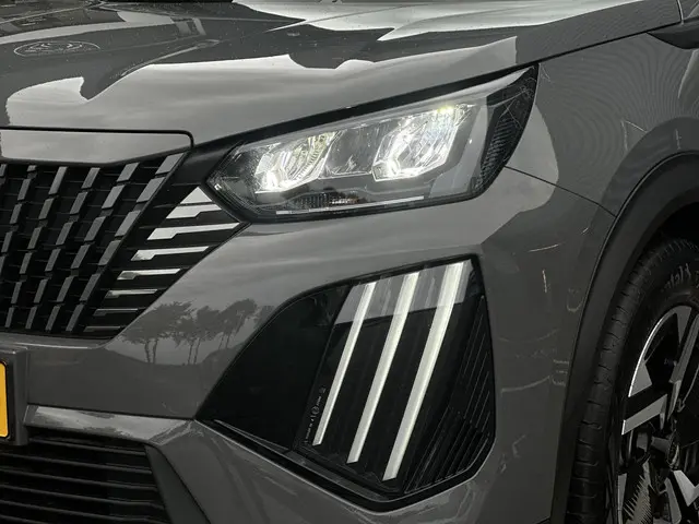Peugeot 2008 1.2 PureTech 100 Allure 2024 Benzine 6