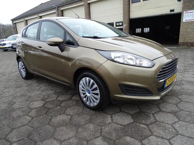 Ford Fiesta 1.0 Style AIRCO/NAV/TREKHAAK 2014 Benzine 2