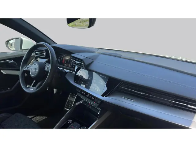 Audi A3 Limousine 30 TFSI 116pk S Edition 2023 Benzine 15