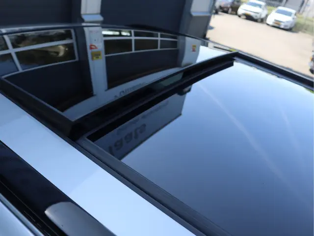 Volvo V60 2.0 T4 R-Design 2020 Benzine 65