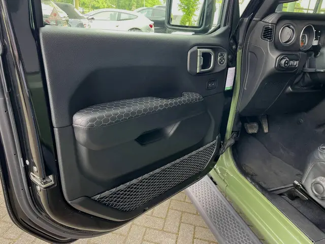 Jeep Wrangler 2.0T Sterling 2019 Benzine 64