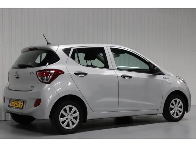 Hyundai i10 1.0i i-Drive 2015 Benzine 6