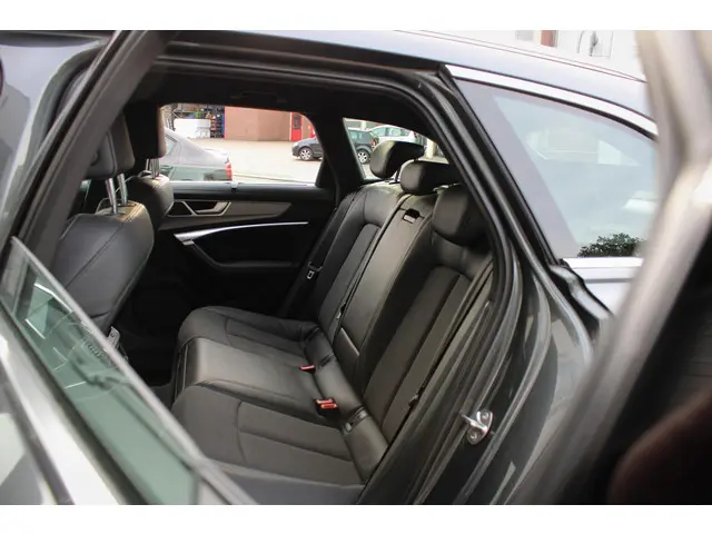 Audi A6 Avant 45 TFSI Sport S line edition 2020 Benzine 15