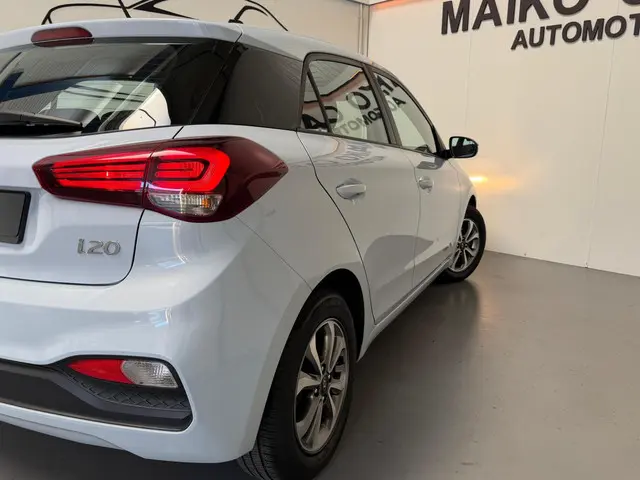 Hyundai i20 1.2 Comfort EASSS Sport Lijn 2018 Benzine 23