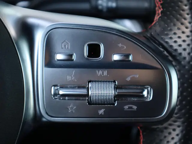 Mercedes-Benz EQB 300 4MATIC AMG line 2022 Elektrisch 20