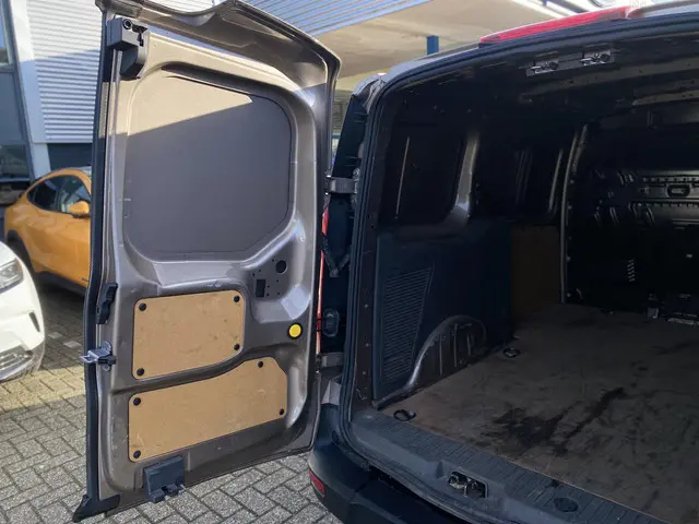 Ford Transit Connect 1.5 EcoBlue L2 Limited 2020 Diesel 19