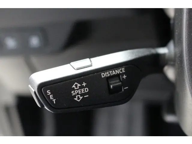 Audi Q4 e-tron 40 S edition 77 kWh 2022 Elektrisch 17