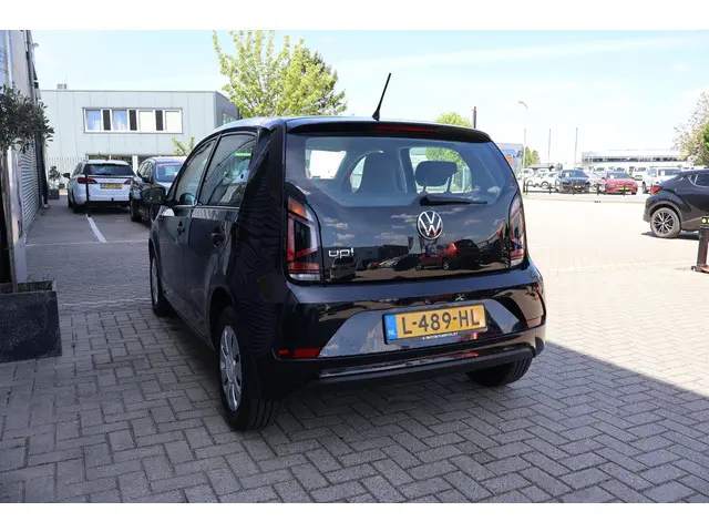 Volkswagen up! 1.0 2021 Benzine 2