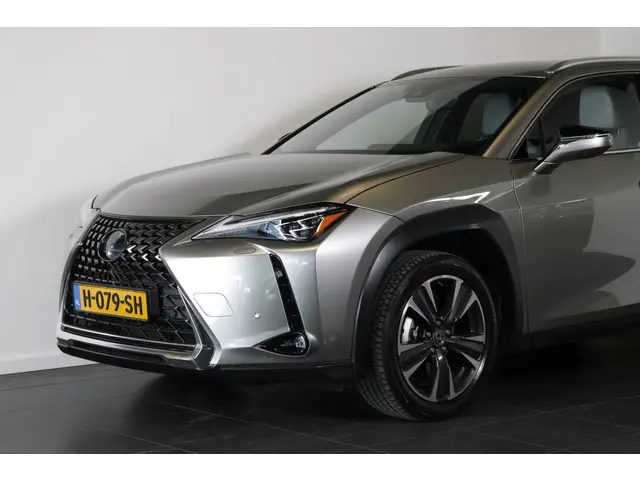 Lexus UX 2