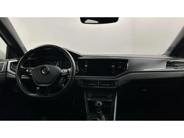 Volkswagen Polo 1.0 TSI Comfortline Business 2020 Benzine 2