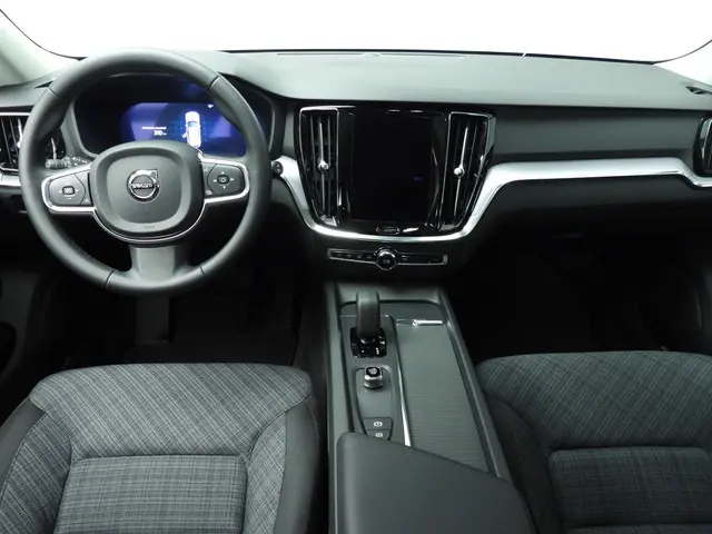 Volvo V60 2.0 B3 Essential Edition 2024 Benzine 10