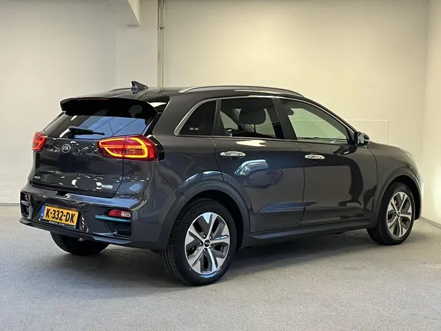 Kia e-Niro ExecutiveLine 64 kWh 2020 Elektrisch 2