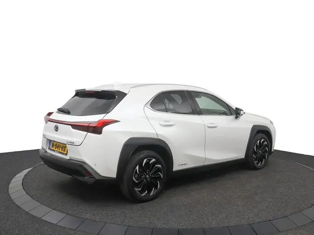 Lexus UX 250h Luxury Line 2020 Hybride Benzine 2