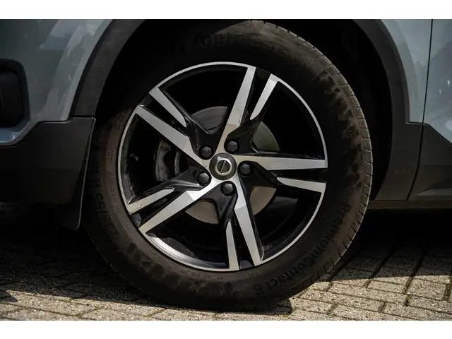 Volvo XC40 1.5 T3 R-Design 2021 Benzine 32