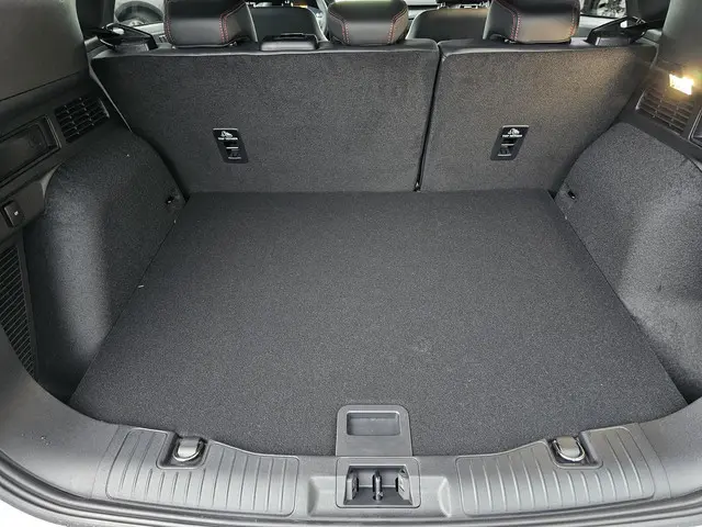 Ford Kuga 2.5 PHEV ST-Line X 2025 Hybride Benzine 12