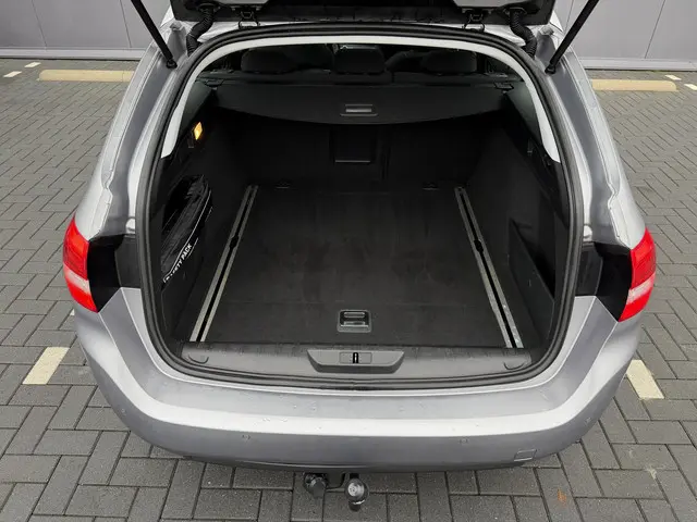 Peugeot 308 SW 1.2 PureTech Allure 2020 Benzine 12