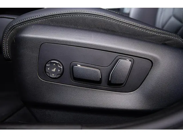 BMW 5 Serie Touring 520i 2024 Benzine 18