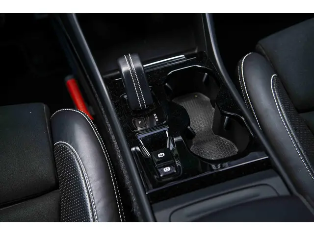 Volvo XC40 T4 190pk Geartronic R-Design 2019 Benzine 13