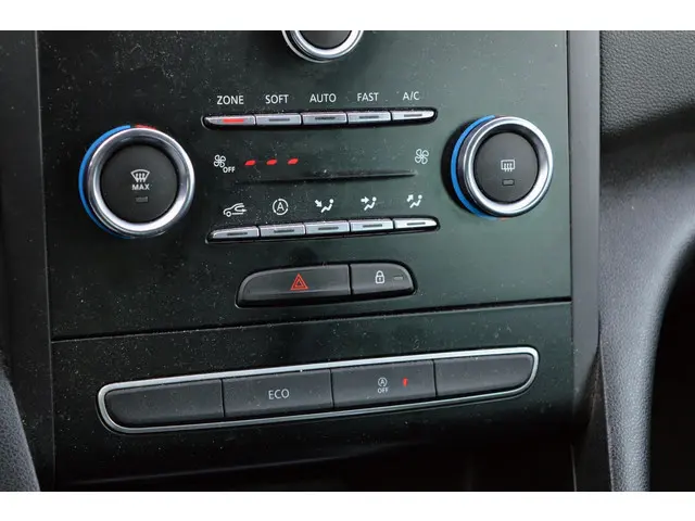 Renault Mégane Estate 1.3 TCe Limited 2018 Benzine 26