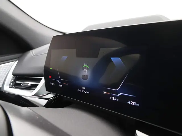BMW iX2 eDrive20 65kWh 2024 Elektrisch 3
