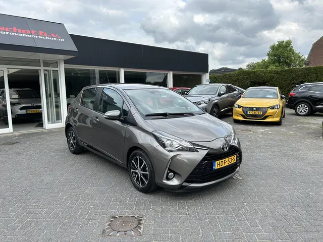 Toyota Yaris 1.5 VVT-i Executive 2019 Benzine 2