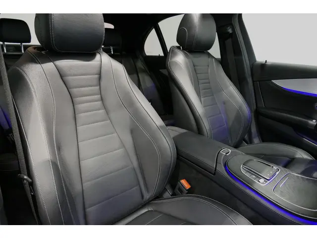 Mercedes-Benz E-Klasse 200 AMG Line 2020 Benzine 30