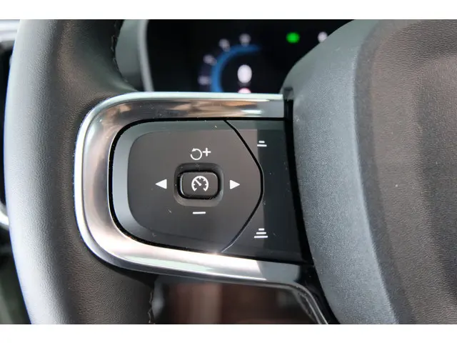 Volvo XC40 2.0 B4 Plus Dark 2024 Hybride Benzine 19
