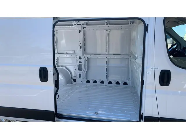 Opel Movano 2.2D 120 S&S L2H1 3.0t 2024 Diesel 8