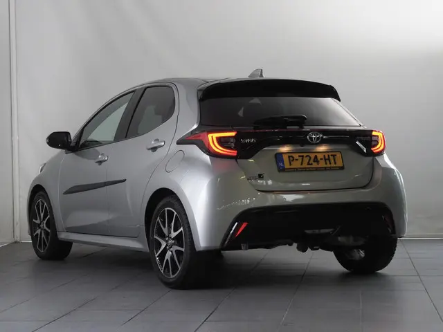 Toyota Yaris 1.5 Hybrid Executive 2022 Hybride Benzine 3