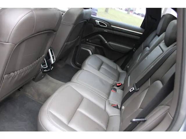 Porsche Cayenne 3.0 S E-Hybrid 2015 Hybride Benzine 15