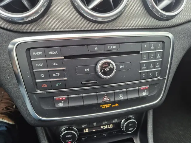 Mercedes-Benz GLA 200 Ambition 2015 Benzine 15