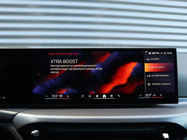 BMW 3 Serie 330e Sedan 2025 Hybride Benzine 31