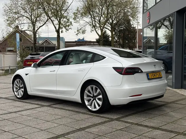 Tesla Model 3 Range Plus RWD 2020 Elektrisch 4