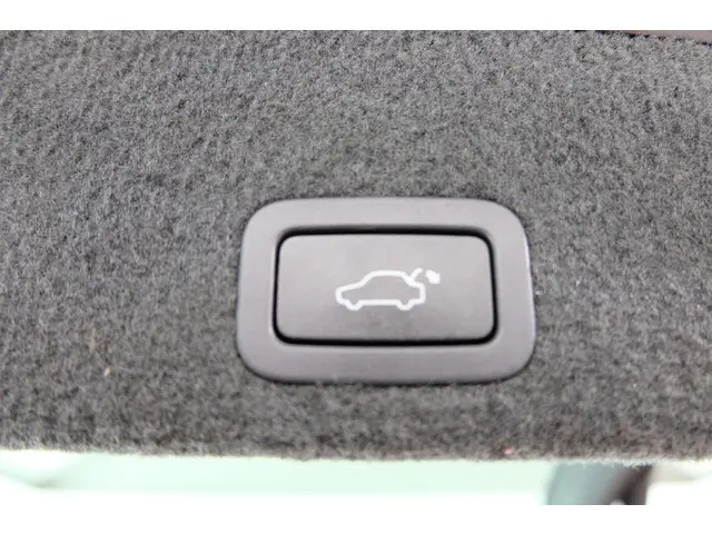 Volvo XC60 3.2 AWD R-Design 2012 Benzine 31