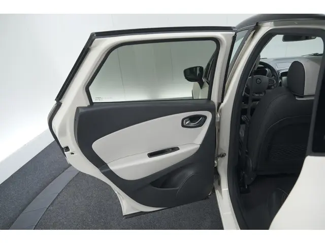 Renault Captur TCe 120 EDC Initiale Paris 2017 Benzine 67