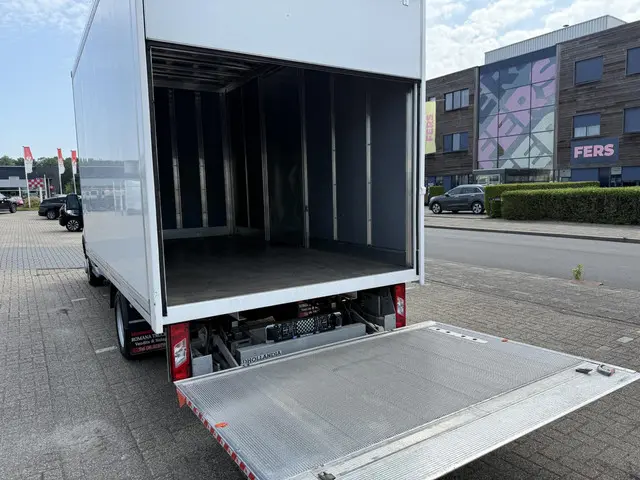 Ford Transit 350 2.0 TDCI L4H1 2024 Diesel 15