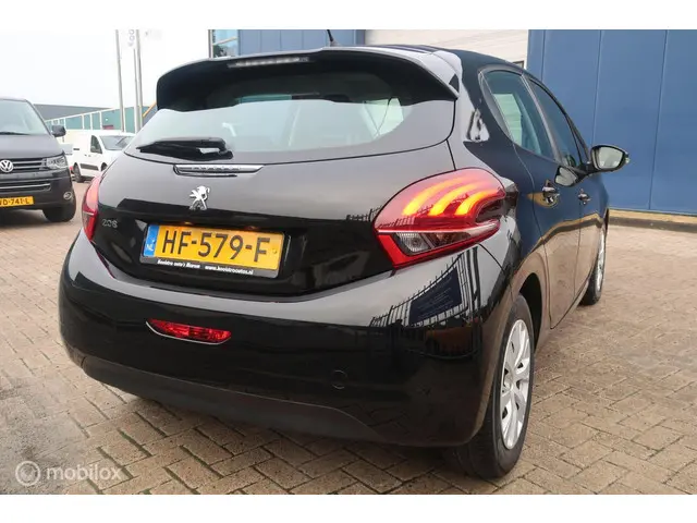 Peugeot 208 1.2 PureTech Blue Lease 2015 Benzine 6