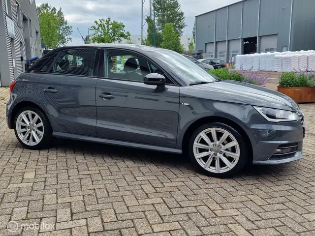 Audi A1 Sportback 1.0 TFSI Advance 2018 Benzine 4