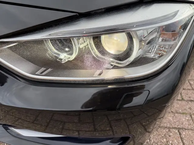 BMW 3 Serie Touring 316i Executive 2013 Benzine 23