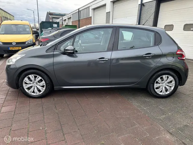 Peugeot 208 1.2 VTi Envy 2013 Benzine 4