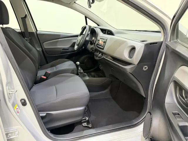 Toyota Yaris HB 1.0 VVt-i Aspiration 2015 Benzine 17