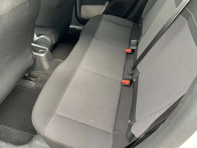 Citroën C3 1.2 PureTech S&S Business 2019 Benzine 27