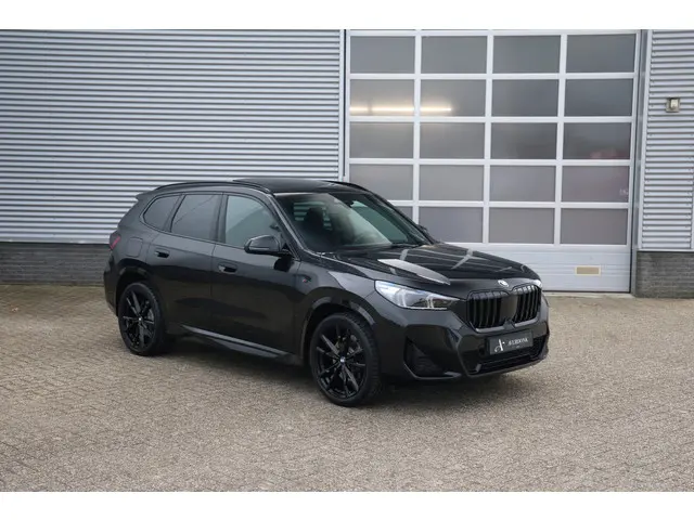 BMW X1 sDrive20i 170pk M-Sport Black Ed. 2023 Benzine 10