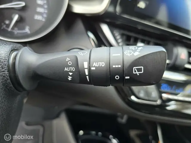 Toyota C-HR 1.2 Executive 2017 Benzine 16