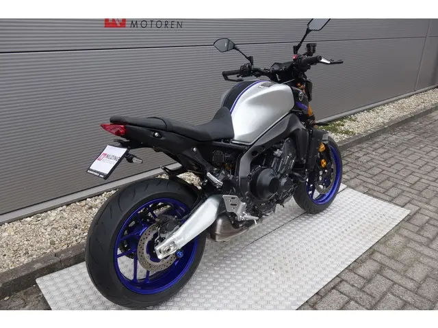Yamaha MT 09 SP 2022 Benzine 3